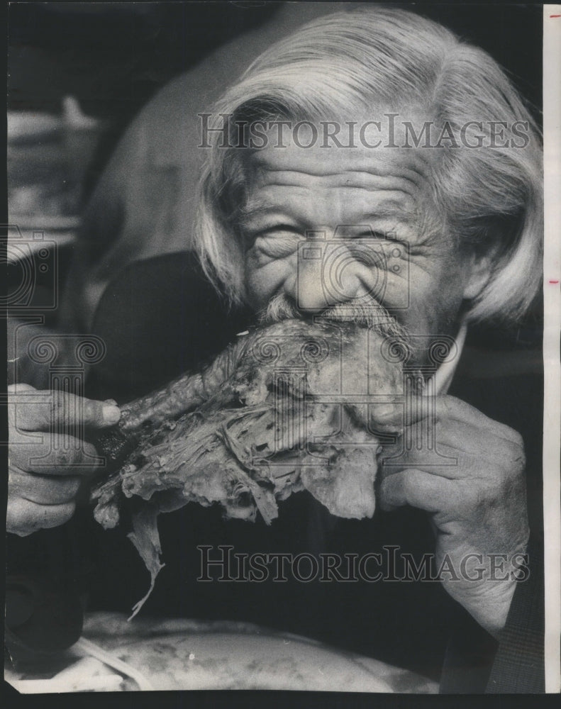 1976, Thanksgiving Turkey Drumstick - RRU76653 - Historic Images