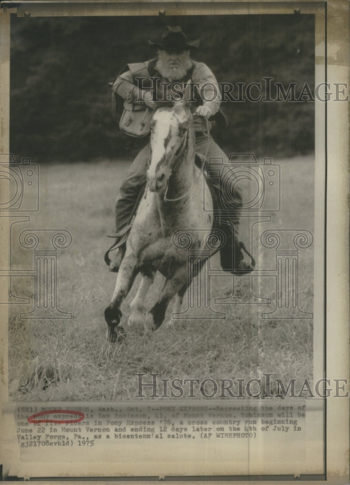 1975 Press Photo Pony Express Ken Robinson Mount Vernon - Historic Images