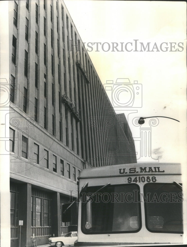 1965 Post Office Building Workmen Ska Tuck - Historic Images