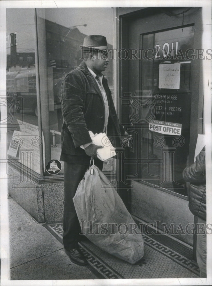 1968 Montrose Postal Station Robbed  - Historic Images