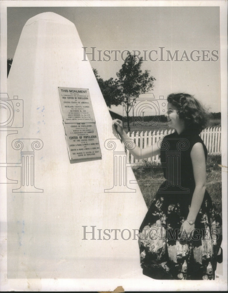 1961 Obelisk to Move West - Historic Images