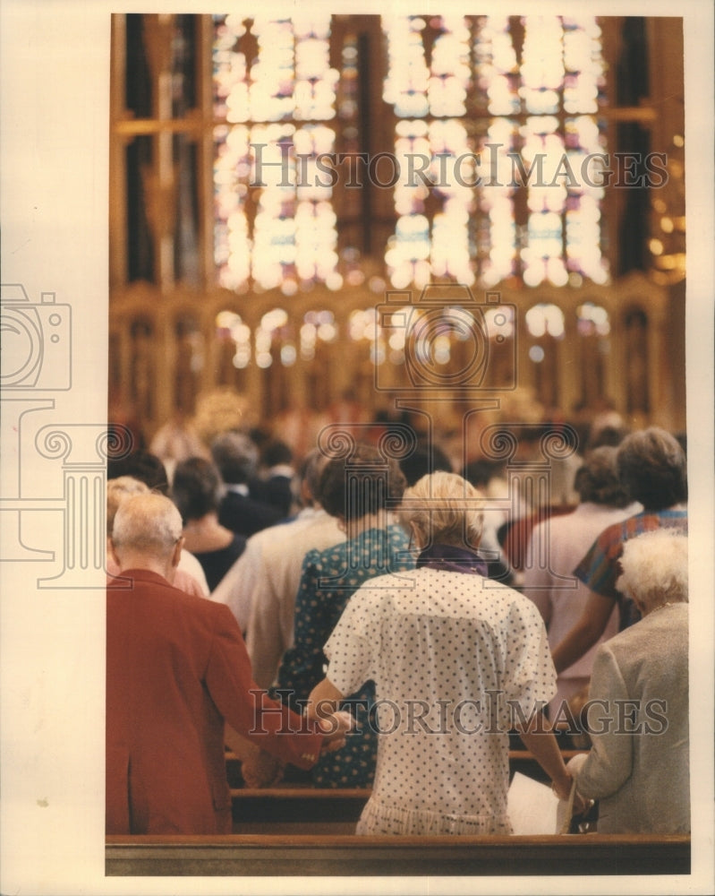 1988, INTERFAITH PRAYER SERVICE - RRU77857 - Historic Images