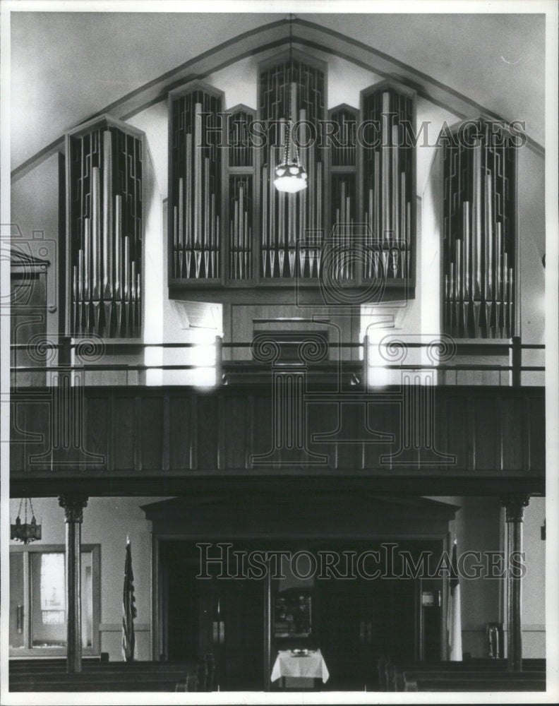 1977, Paul Luthern Church console keyboard - RRU78687 - Historic Images