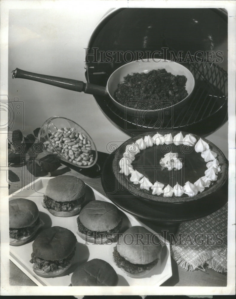 1973 Curnch Foods Peanuts Sloppy Chocolate - Historic Images