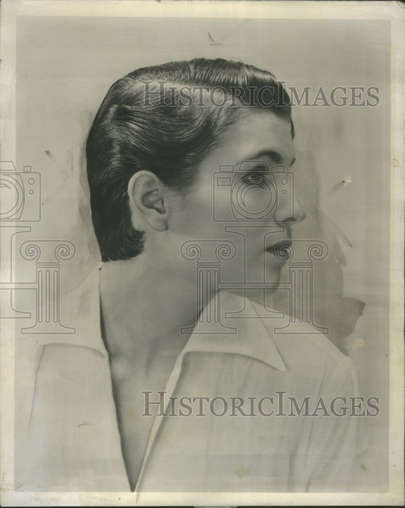 1954 Press Photo Former Italian Bay Cut Hair Style - RRU79227 - Historic Images