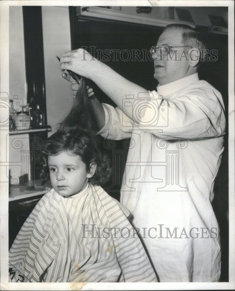 1952 HAIRCUTS BARBER LEE WELCH-Historic Images