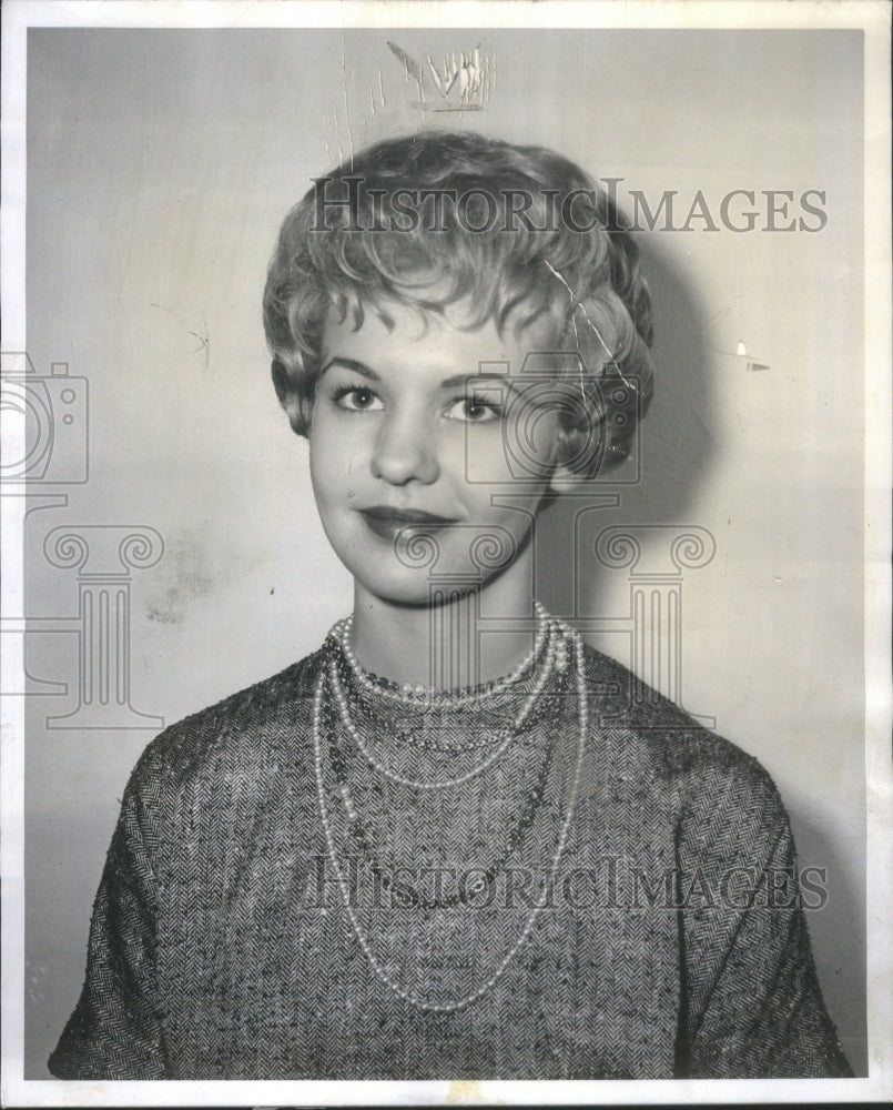 1958 Bland Norma Krisan hair crown layer-Historic Images