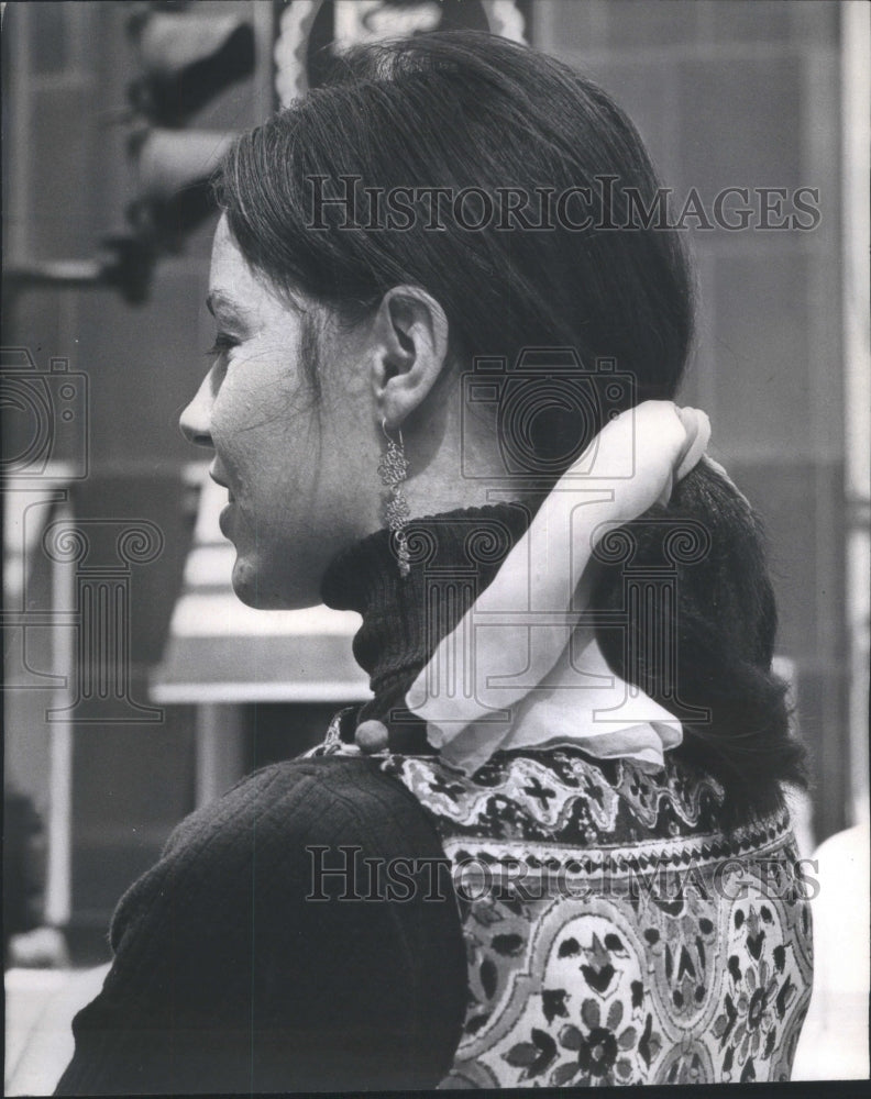 1967 Women Hair Style crowd tie wig fashion  - Historic Images