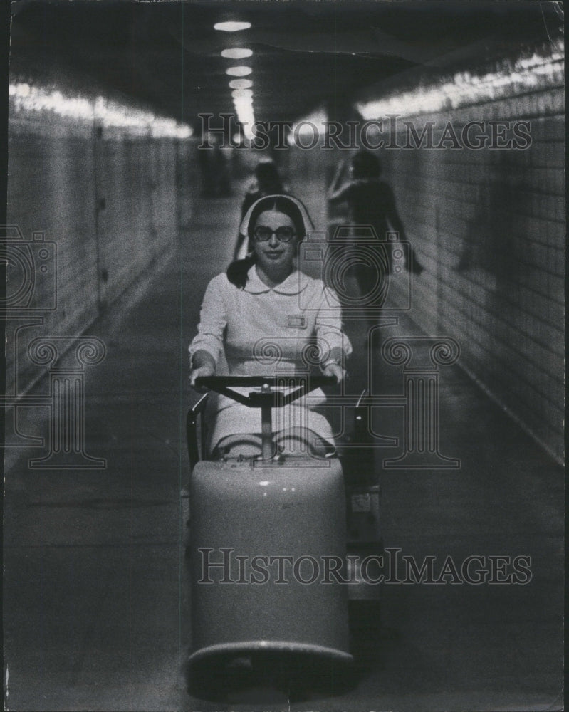 1970 Press Photo Michael Reese Hospital Nursing Wheels - RRU79681 - Historic Images