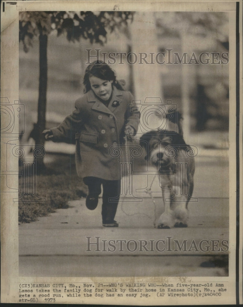 1973 Press Photo Ann Lamos Family Dog Walk Kansas City - RRU79827 - Historic Images