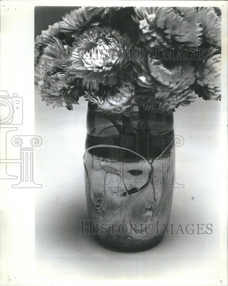 1982 Press Photo Artist Fred Warren glitter glasses got - Historic Images