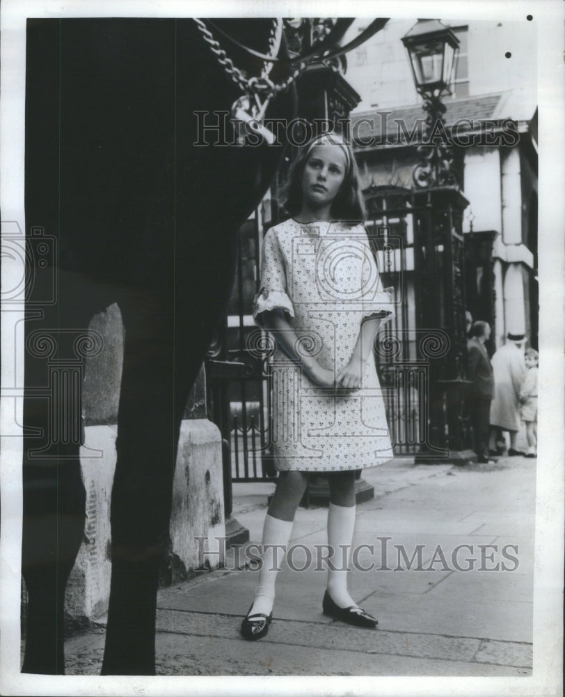 1965 skimmer dresses White eyelet sleeves - Historic Images