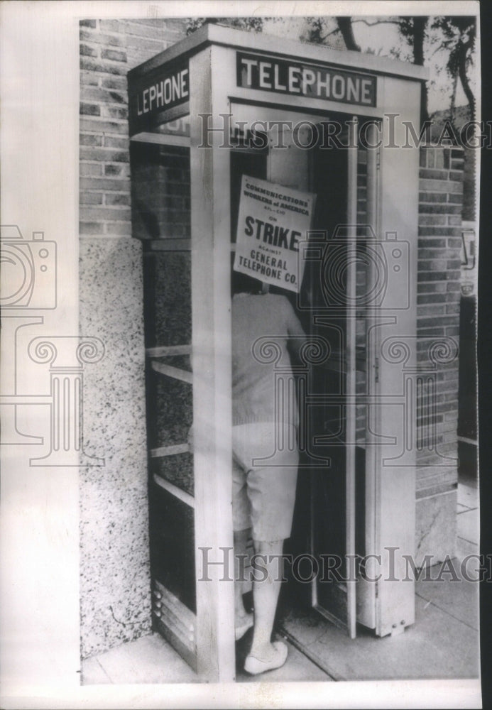 1963, Long Beach Telephone Workers Strike - RRU80297 - Historic Images