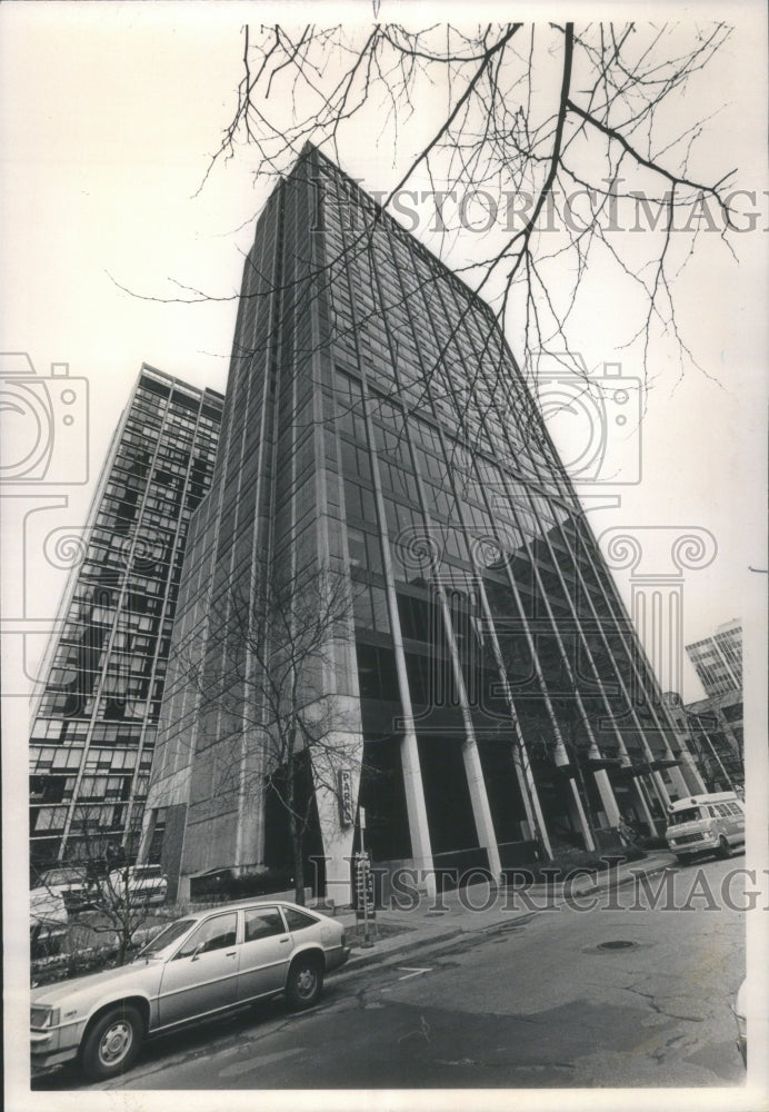 1981 Press Photo Streeterville Center apartments rename - RRU80311 - Historic Images