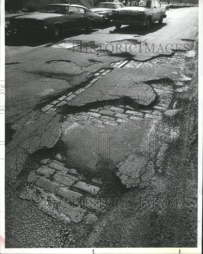 1978 Press Photo Potholes State Street - RRU80425 - Historic Images