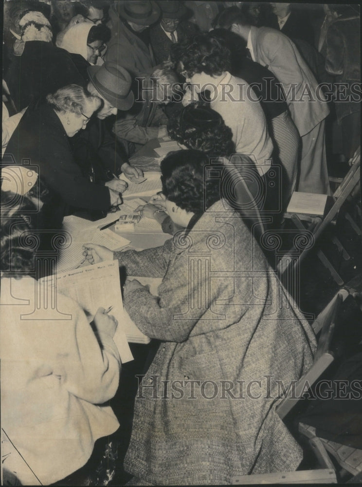 1962 Stickney Cook County Crowd Warehouse - Historic Images