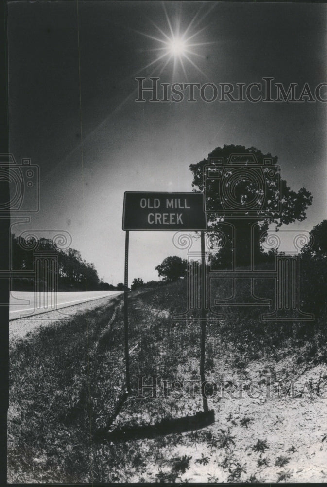 1986 Press Photo Old Mill Creek Town Sign Hunt Club Rd - RRU80559 - Historic Images