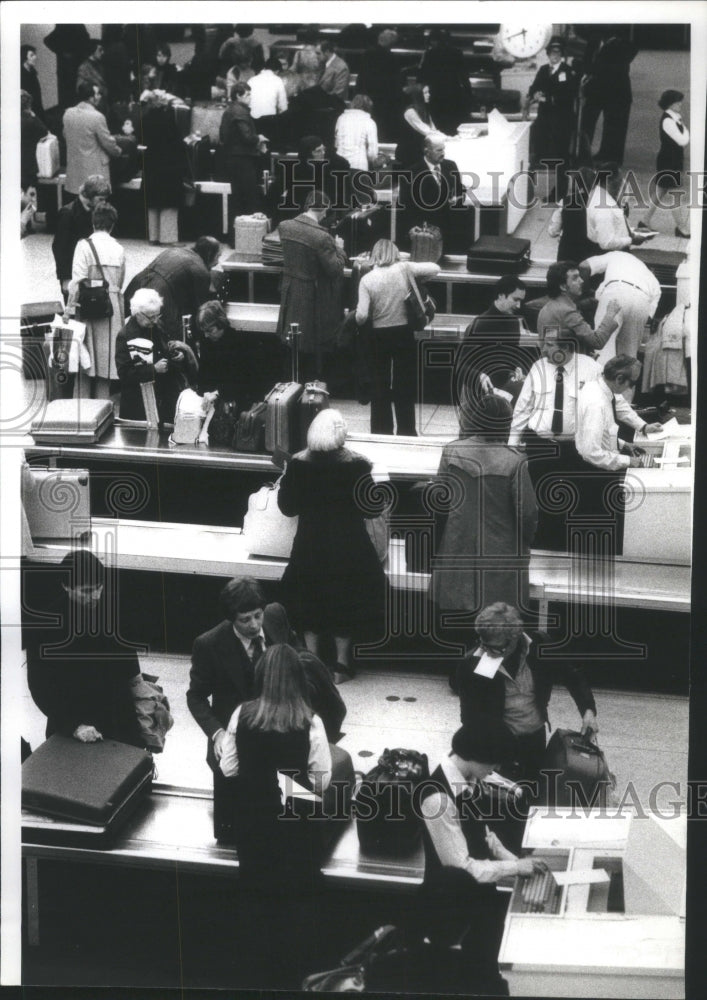 1977 Press Photo O&#39;Hare International Terminal Crush - RRU80589 - Historic Images