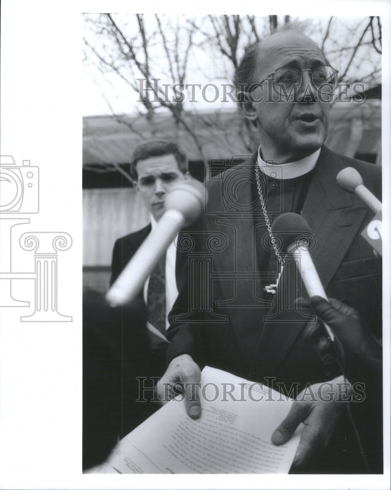 1993, Pastor Oliver Memorial Ehlenfeldt - RRU80749 - Historic Images