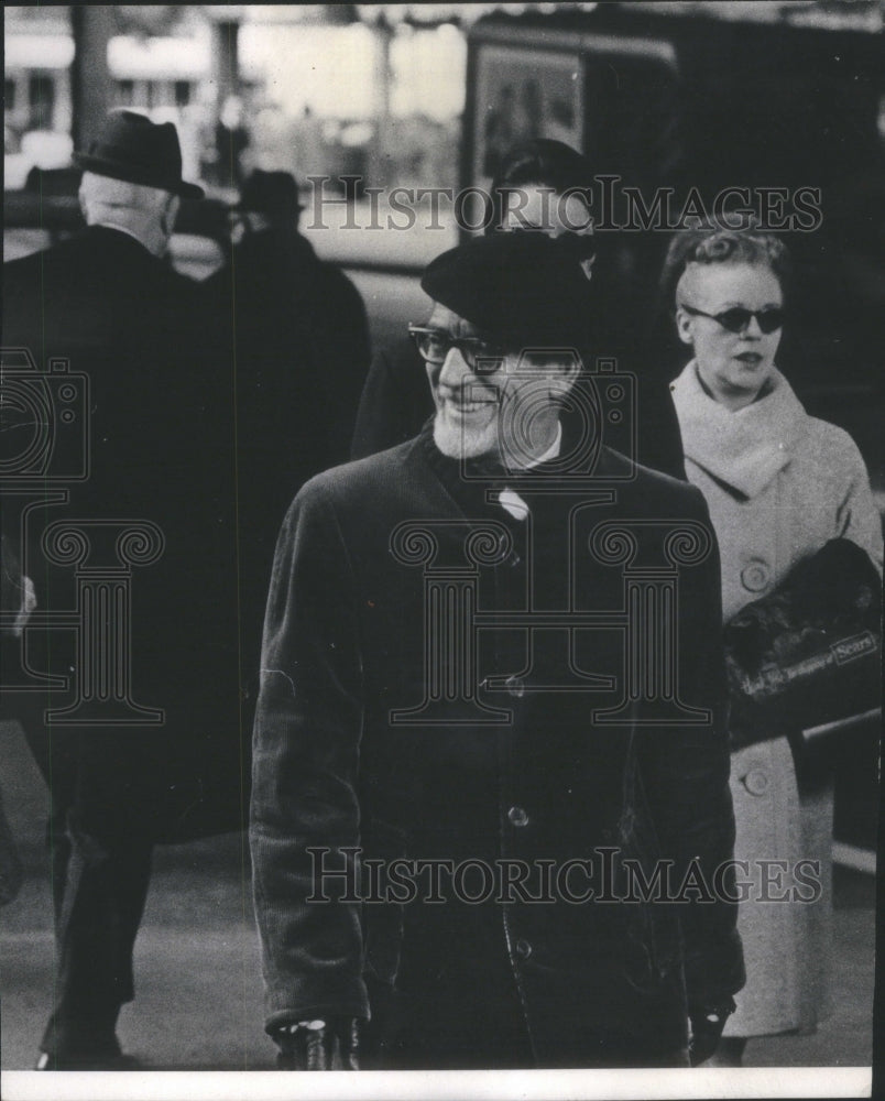 1967 Salvation Army Volunteer - Historic Images