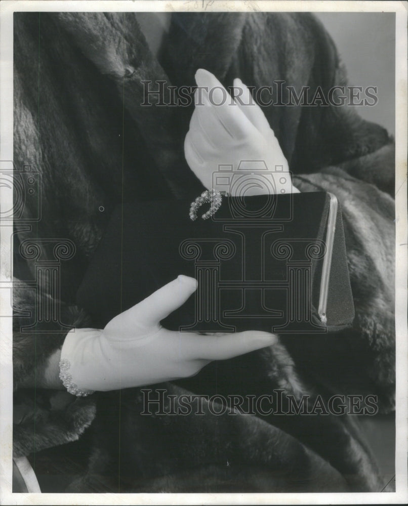 1958 Shortie Glove Fashion Designing Gloves  - Historic Images