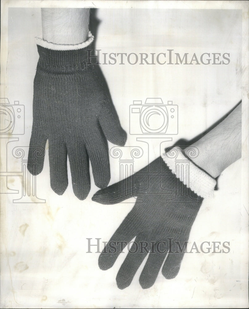 1953 Press Photo Shortie Fashion gloves - RRU80963 - Historic Images