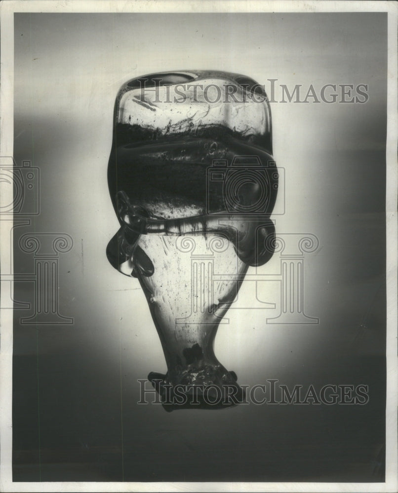 1960 Clear Vase Luccrecia Moyano Aegentina - Historic Images