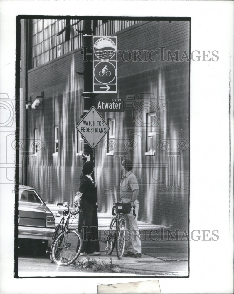 1981, Bicycle Route Saperstein Russell - RRU81585 - Historic Images