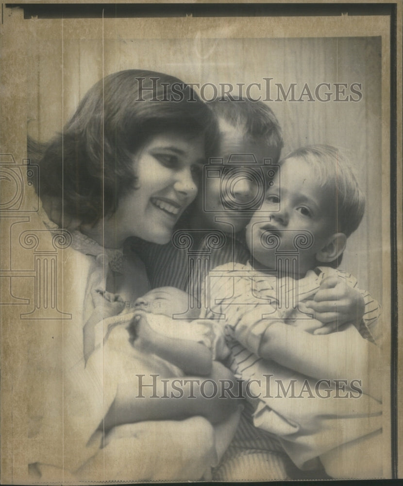 1969 Mrs. Paul Marston With Her Children-Historic Images