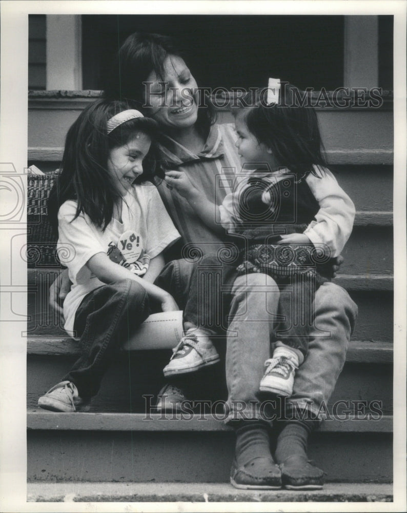 1988 Northside Neighborhood Mother Children-Historic Images