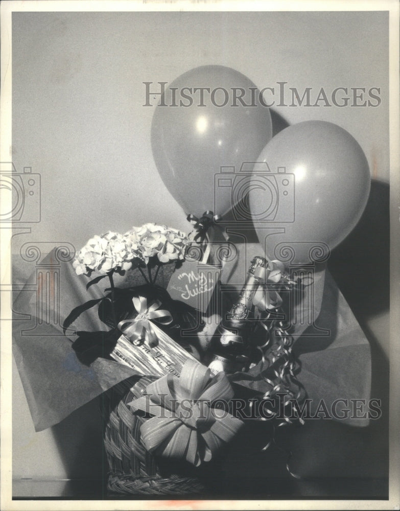 1982 Mother's Day Brunch Basket/Gift - Historic Images
