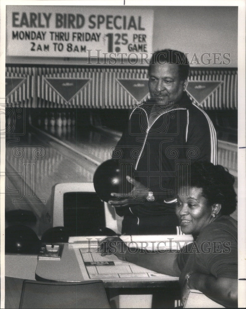 1985 Riviera Bowling Alley Bowlers  - Historic Images