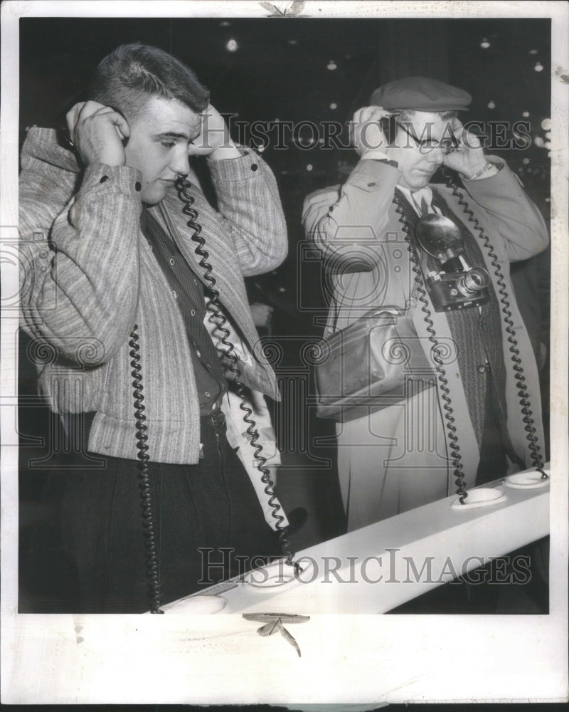 1958 Press Photo Auto Show Visitors Listen To Car Info - RRU82395 - Historic Images