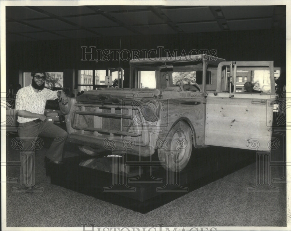 1976, Chicago Auto Show McCormick Place - RRU82557 - Historic Images