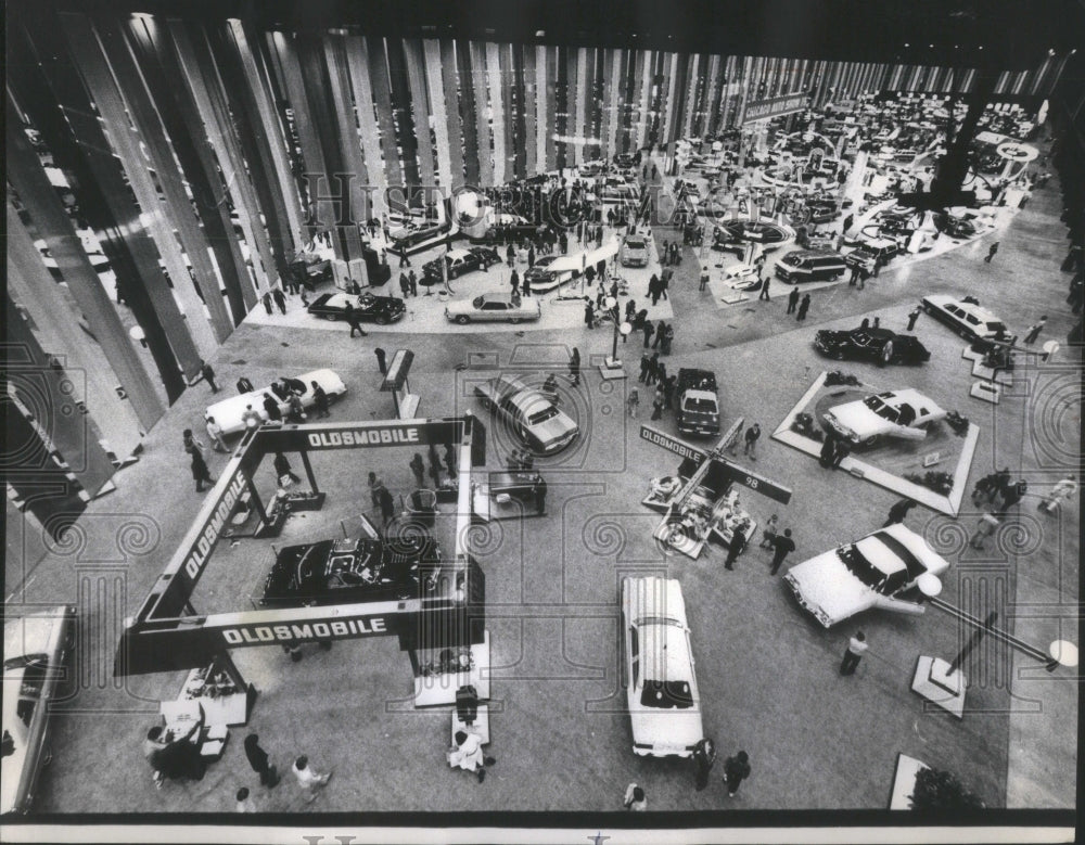 1975 Overall View Of Chicago Auto Show - Historic Images