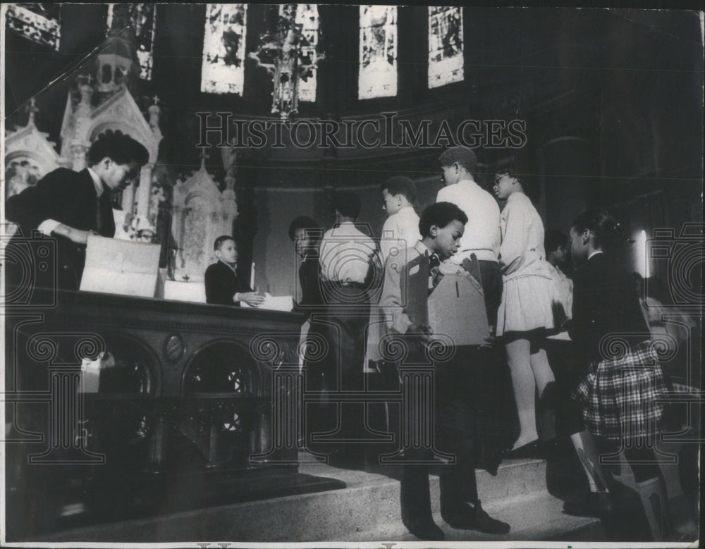 1970 Press Photo Holy Angels Catholic Church Donation - RRU82745 - Historic Images