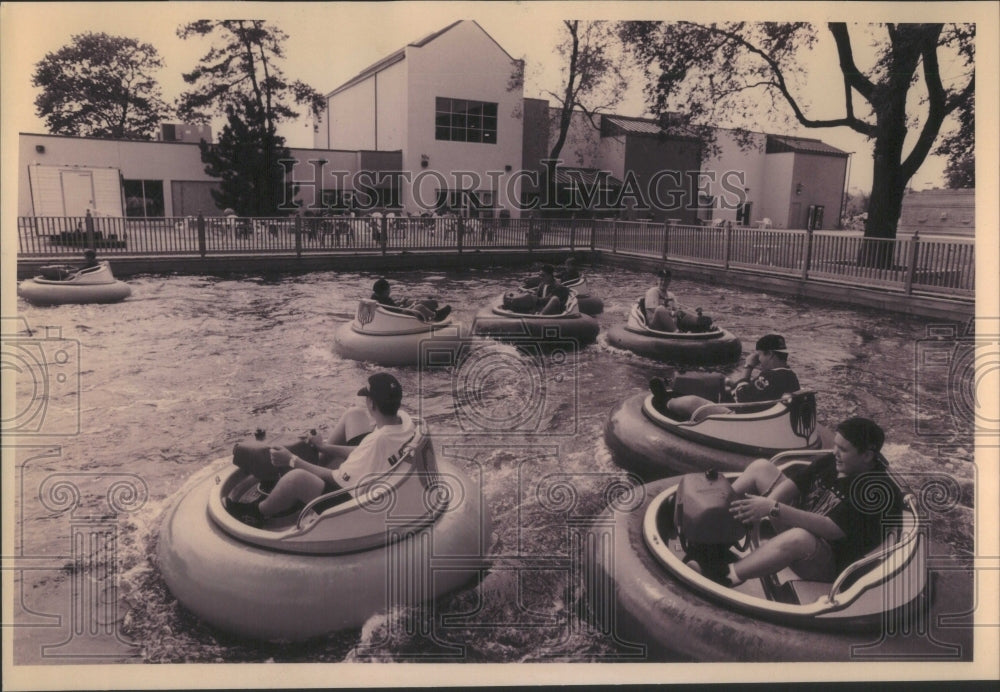 1994 Itasca Illinois Theme Park/Bumper Boat - Historic Images