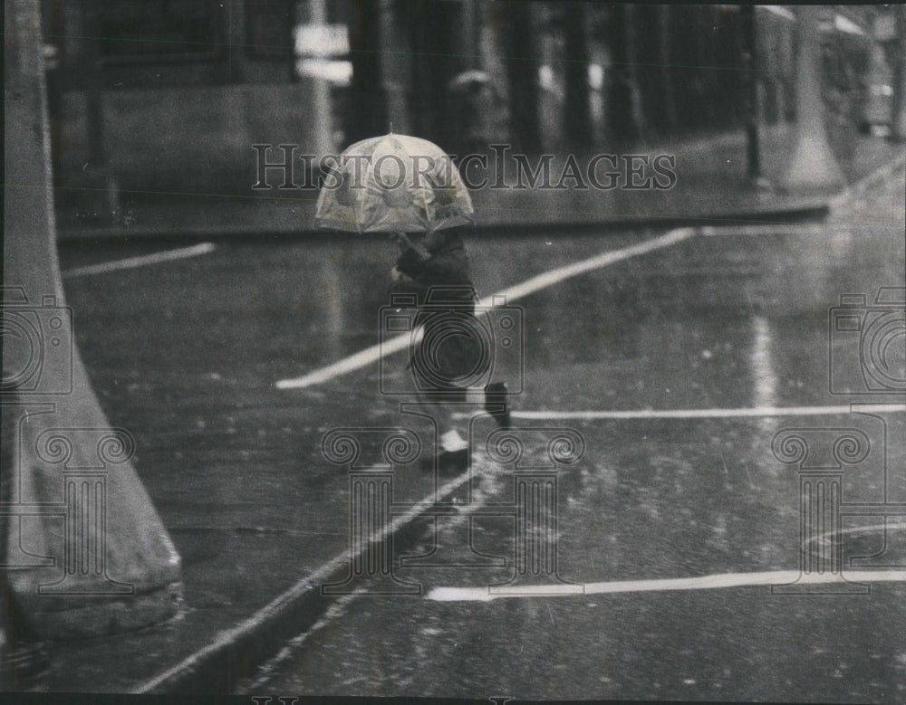1974 Rain/Chicago/Umbrella/Pedestrian-Historic Images