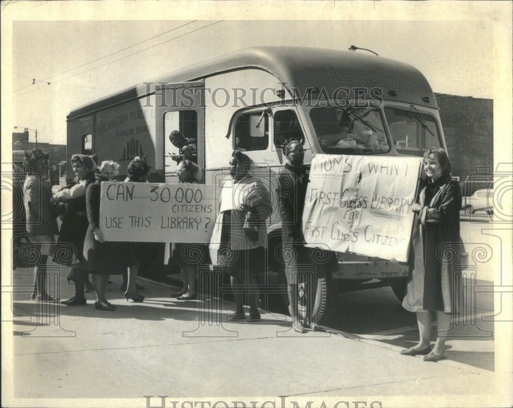 1966 Members of Mothers on the Move. - Historic Images