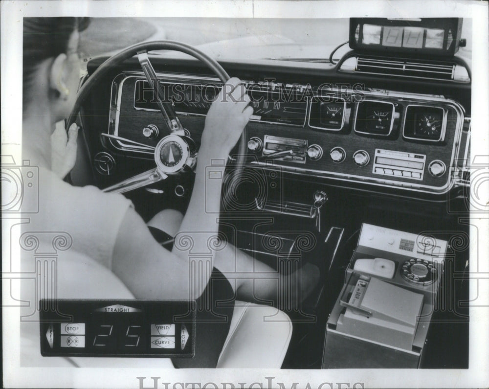 1966 Press Photo Auto Safety Devices - Historic Images