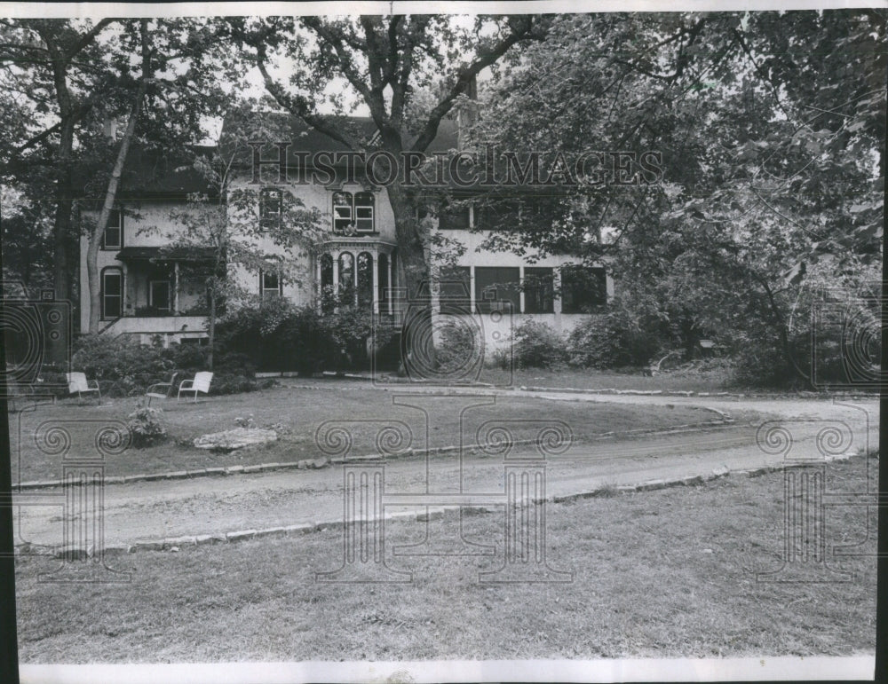 1971 Home owned by Mrs. Harriet Plect - Historic Images