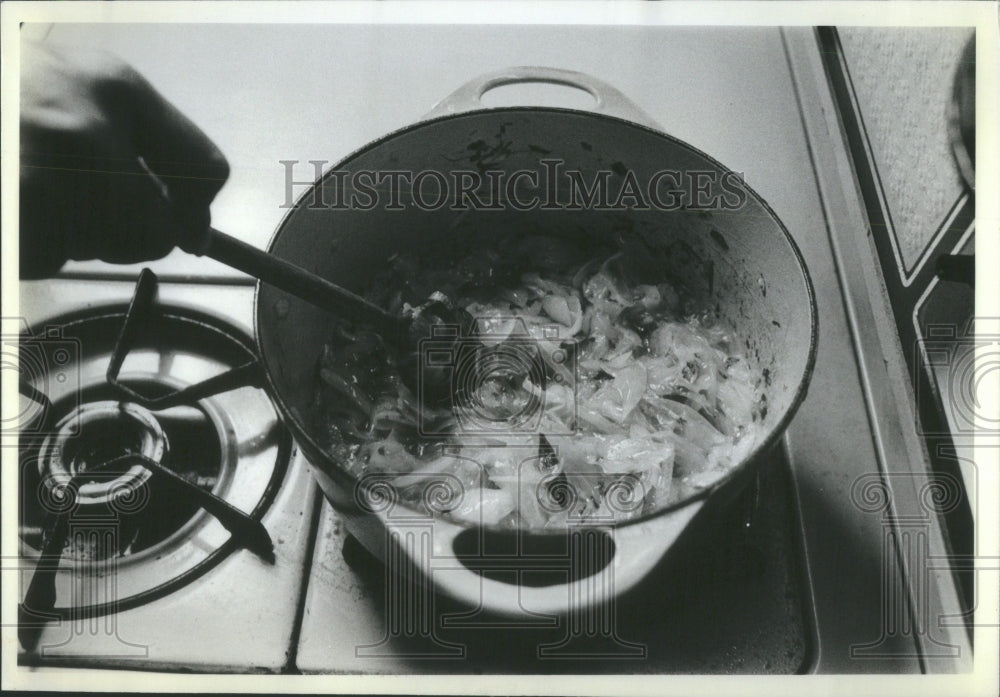 1982, Moroccan Food/Tajine/Onions - RRU83597 - Historic Images