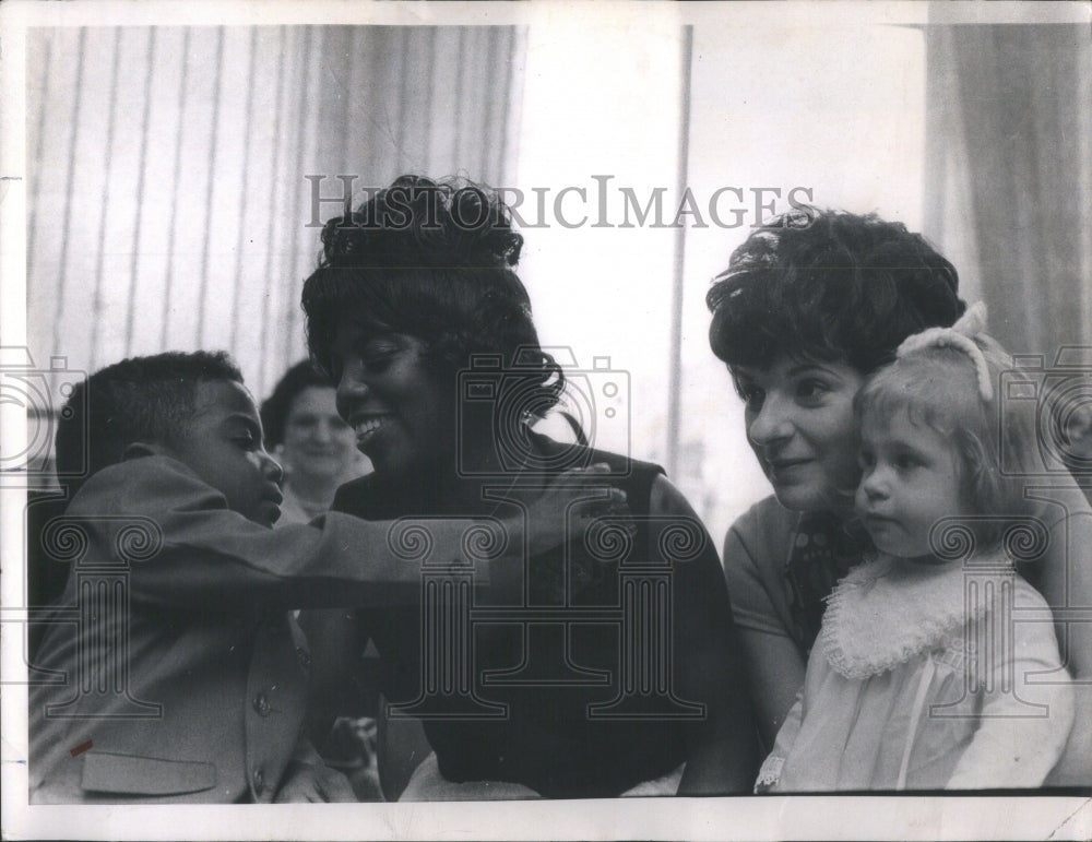 1970 Kids w/ Mothers&#39; on Mothers Day Rehab.-Historic Images