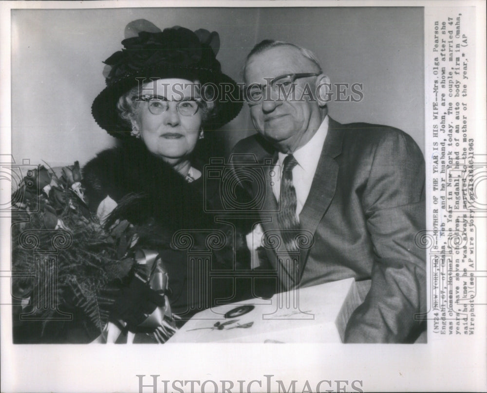 1963 Press Photo Olga Pearson Mother Of The Year Award - RRU84033-Historic Images