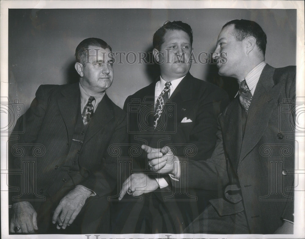 1945 Union and management representatives - Historic Images