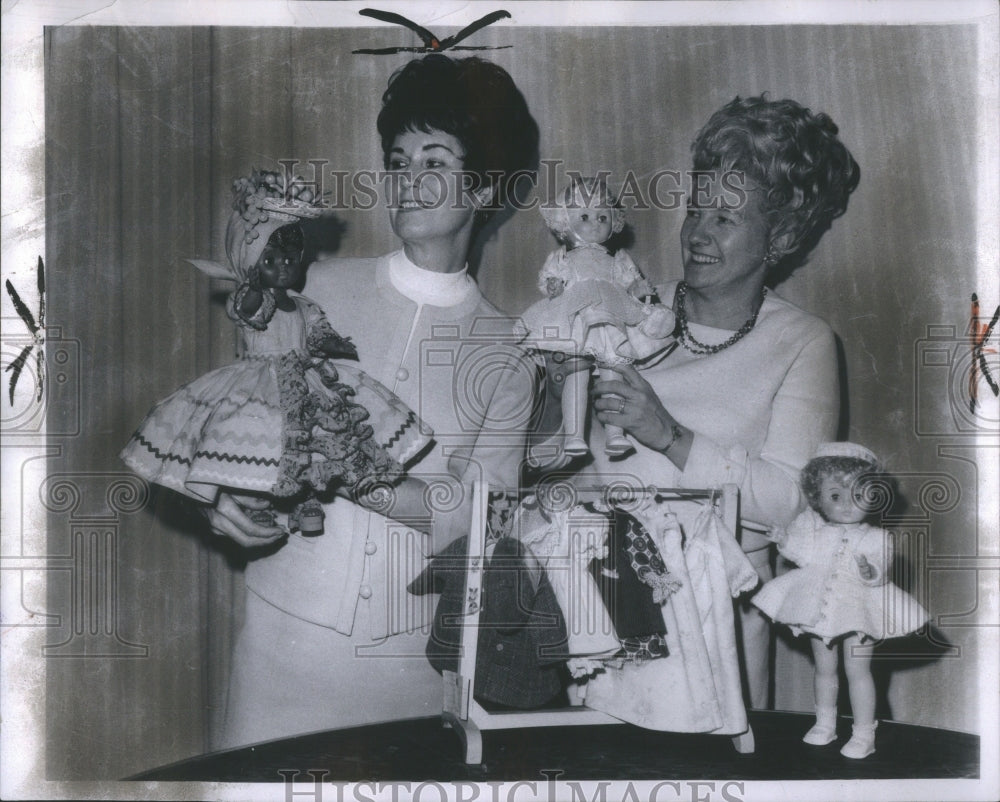 1963 Ford Motor Company Dolls Mrs Anne Club - Historic Images