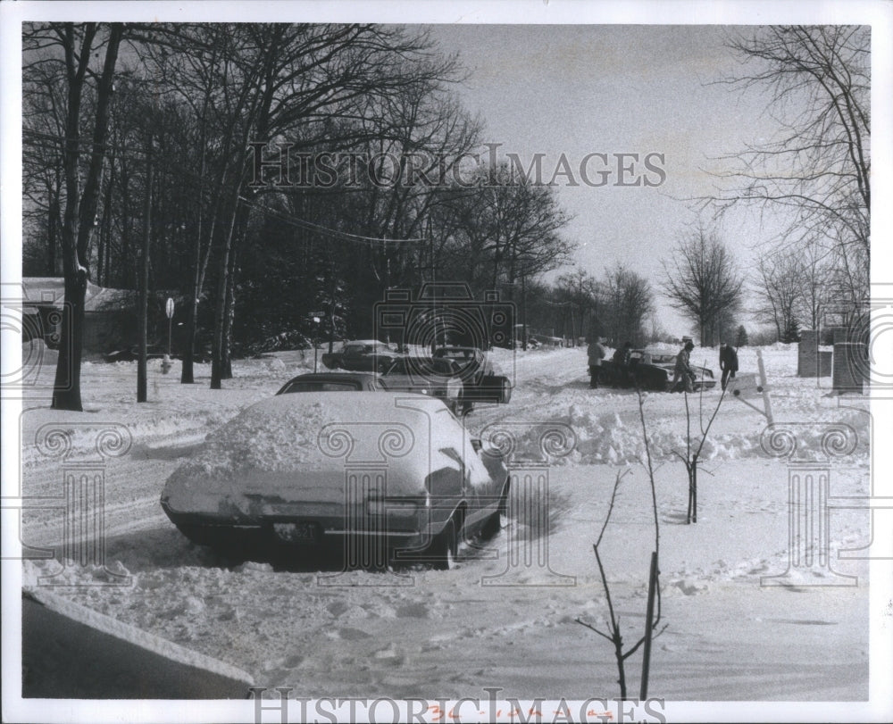 1977 Press Photo Gross Lie Storms Church Street Island - RRU85185 - Historic Images