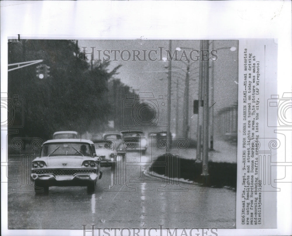 1960 Press Photo Donna Darken Miami Car Traffic Area - Historic Images