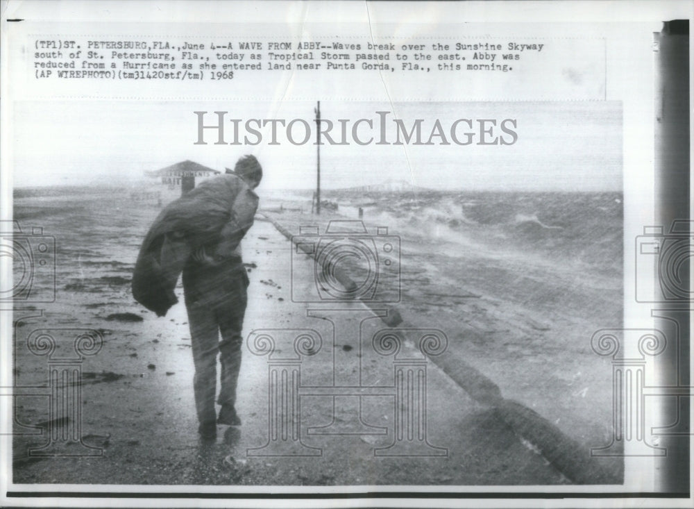 1968 Press Photo Tropical Storm South Sky St Peters Fla - RRU85597 - Historic Images