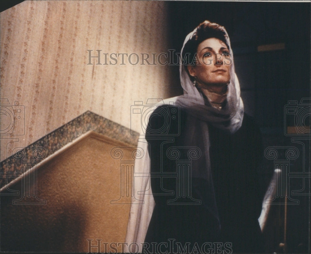 1988 Anjelica Huston American actress - Historic Images